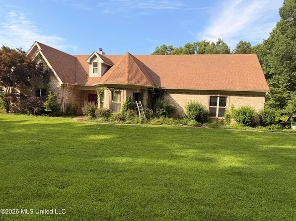 154 Dollie Irene Dr, Holly Springs, MS 38635