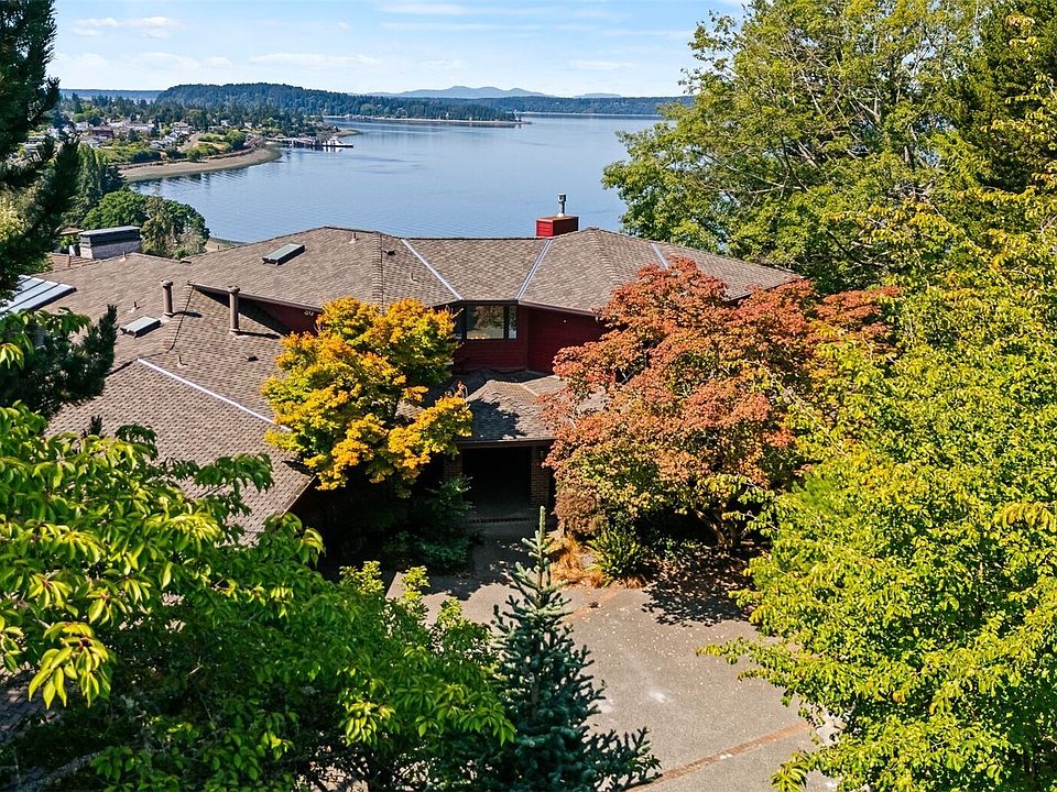 1st image of 30 Silver Beach Drive