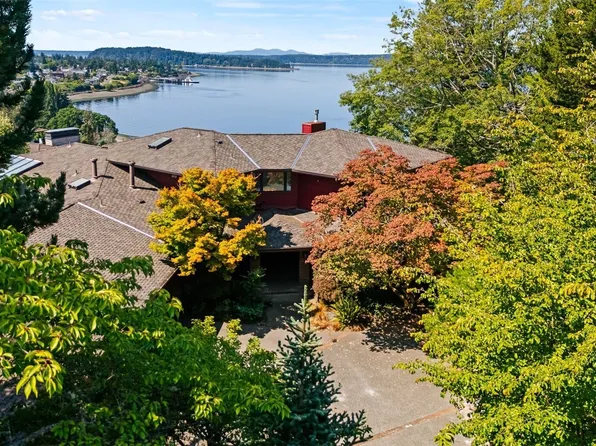 30 Silver Beach Drive, Steilacoom, WA 98388