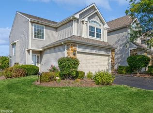 921 Mesa Dr, Lake In The Hills, IL 60156