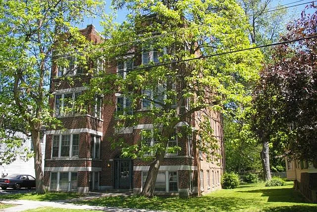 25 Hammersley Ave #10 — Photo 15