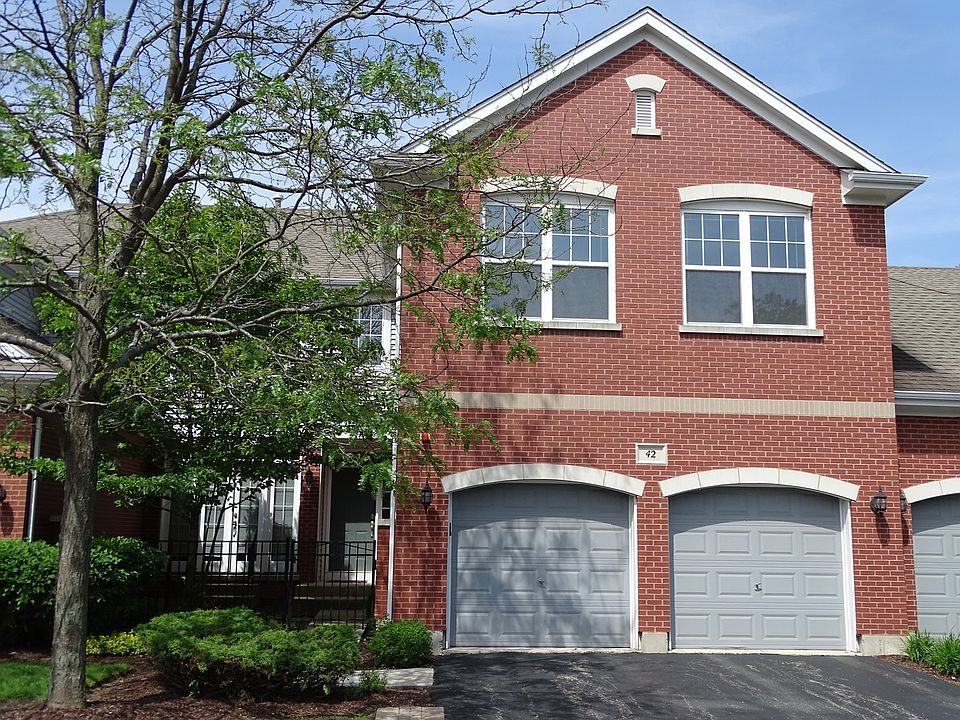 1st image of 42 Lakebreeze Ct