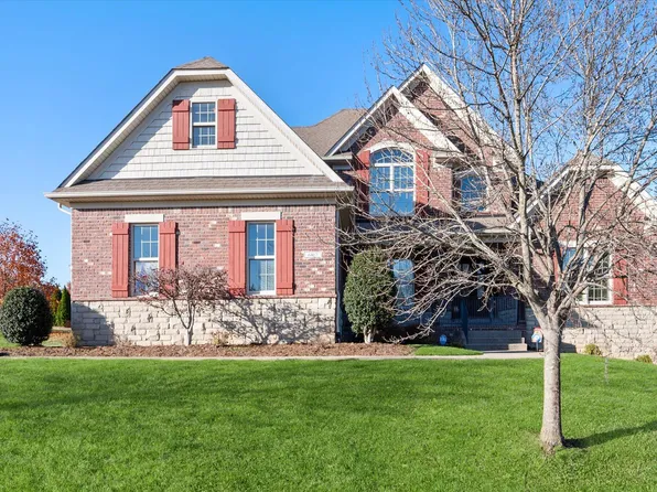 607 Locust Creek Blvd, Louisville, KY 40245