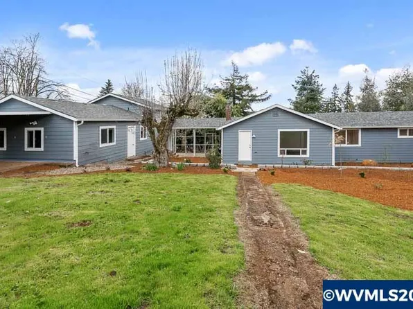 120 S Ames St, Silverton, OR 97381