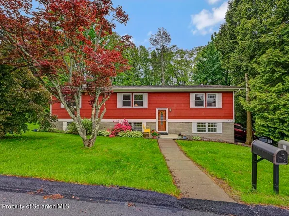 412 Barbara Dr, Roaring Brook Twp, PA 18444