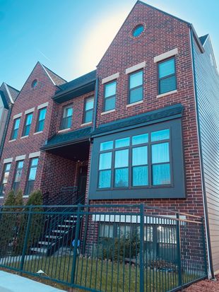 1015 E 43rd St, Chicago, IL 60653