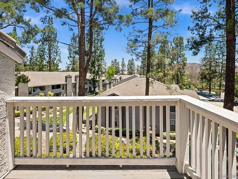 14996 Avenida Venusto #28 — Photo 14
