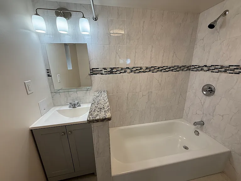 535 W Church Rd — Photo 22