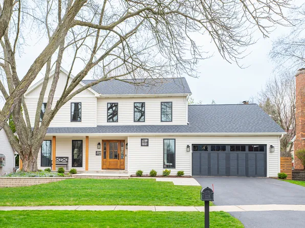 2246 Remington Dr, Naperville, IL 60565