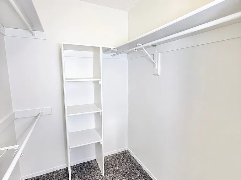 918-922 Teal Ct. — Photo 15