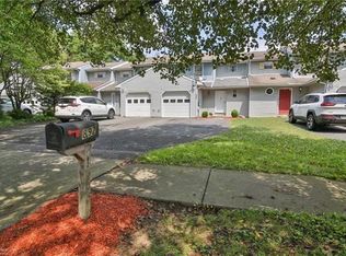 892 Briarstone Rd, Bethlehem, PA 18017