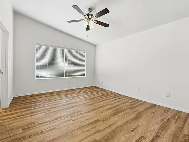 1816 SW 37th Ave — Photo 6