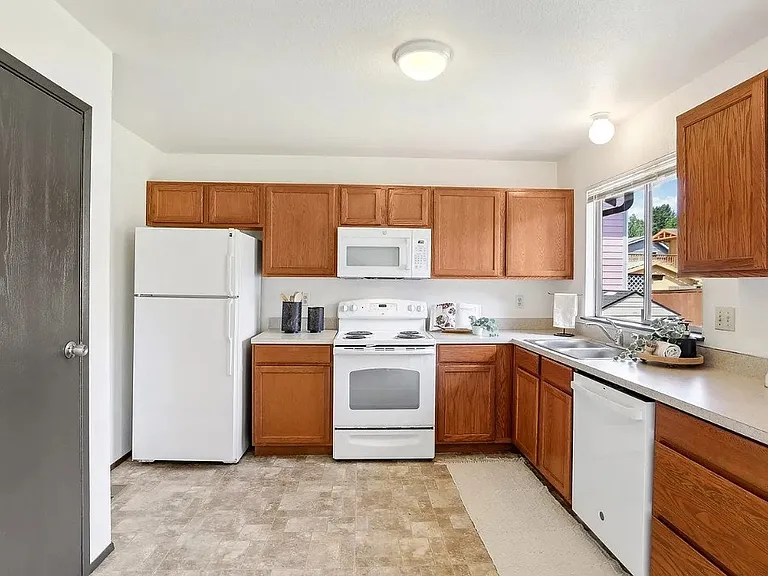 12318 SE 223rd Dr — Photo 3