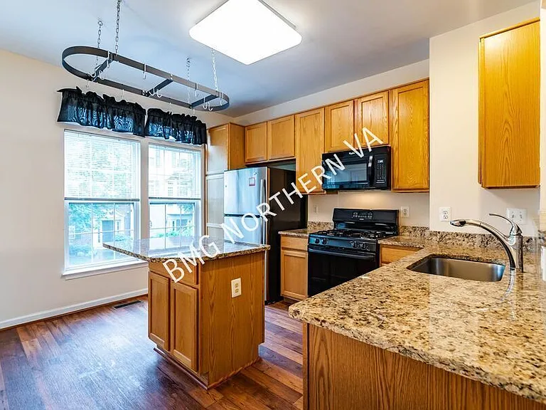 5819 Pearson Ln — Photo 9