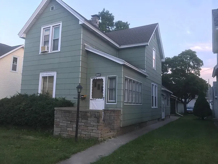 1304 Jackson St — Photo 1