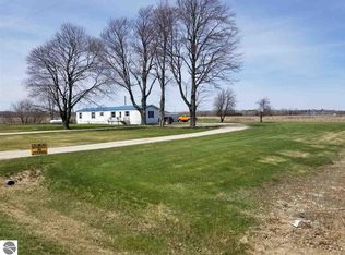 2734 Redstone Rd, Breckenridge, MI 48615