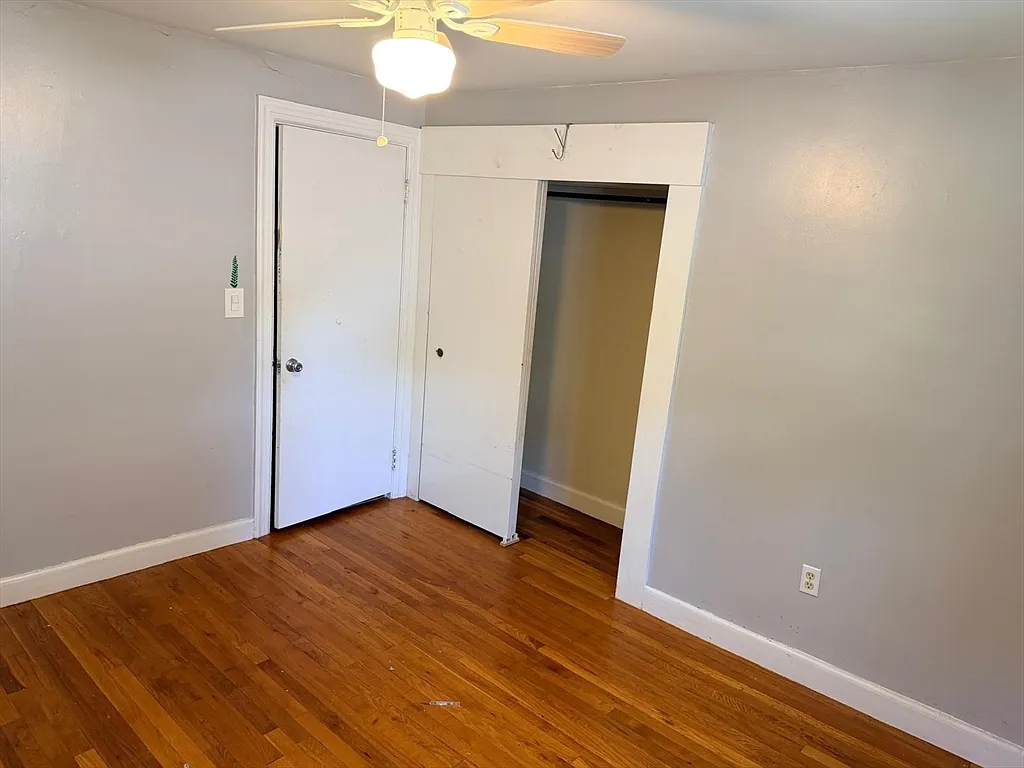 1 bed, 1.0 bath, 9999 sqft, $900 — Photo 1
