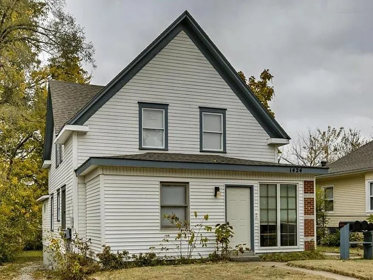 1424 W Walnut St #A — Photo 3