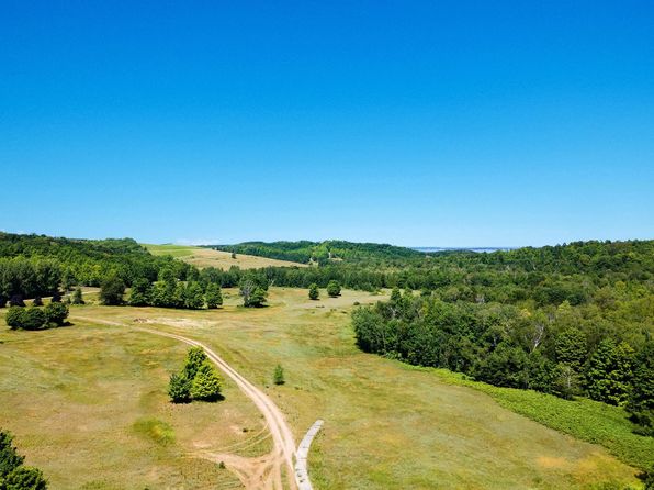 6730 N Matheson Rd, Northport, MI 49670
