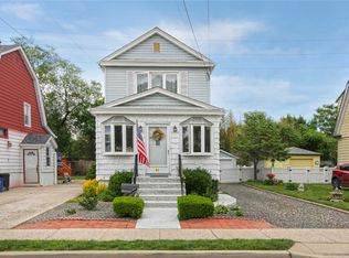 93 Cochran Pl, Valley Stream, NY 11581