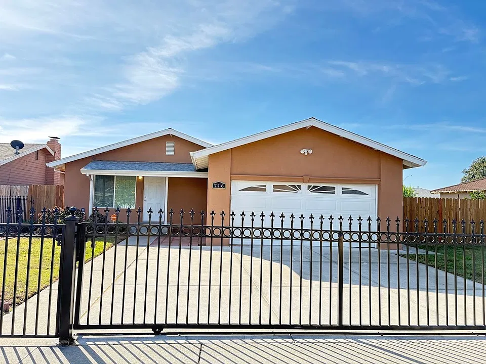 716 Clinton Dr