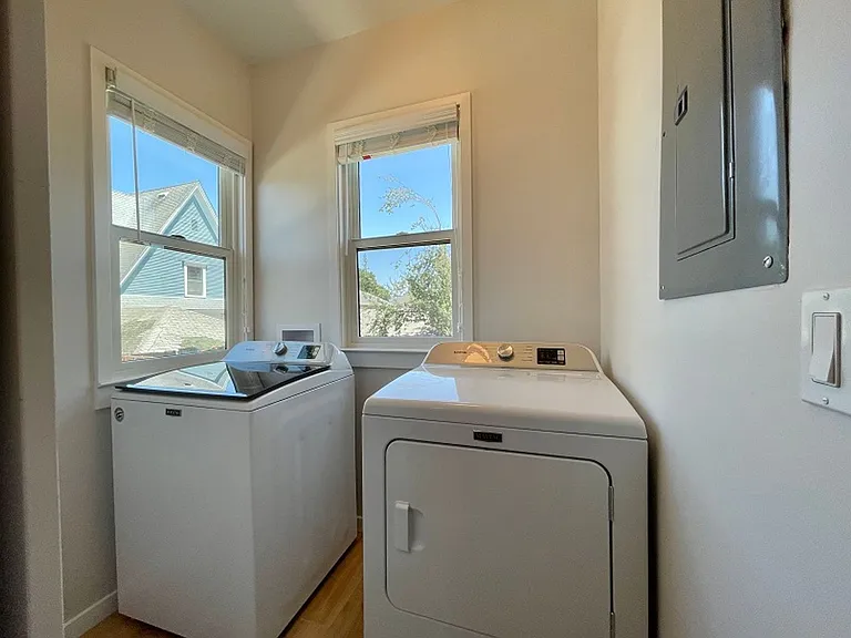 1027 Lincoln Ave — Photo 10