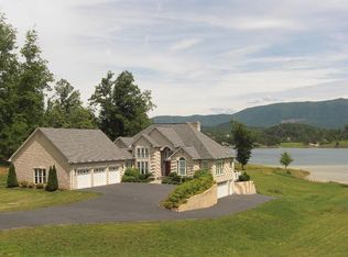 122 Gaddis Trl, Dandridge, TN 37725