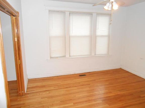 4th image of 5102 N Winchester Ave #2
