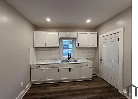 4 bed, $1,100 — Photo 4