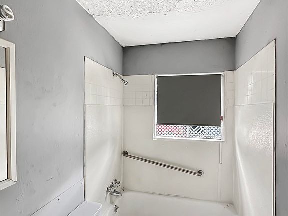 4th image of 1529 Meadow Ct