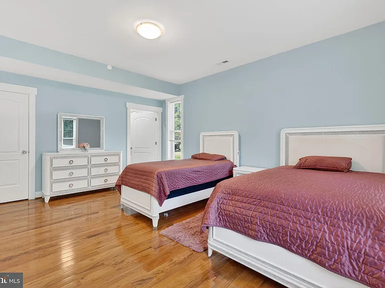3925 Ashwood Pl — Photo 30