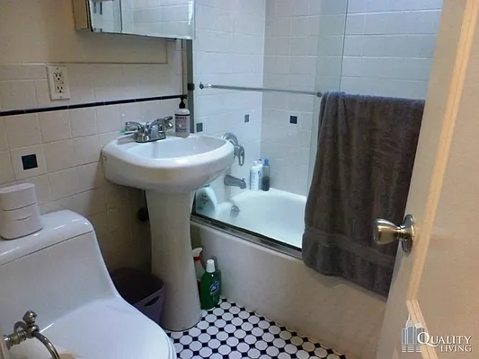 Rented by (Legacy) NY Quality Living Uptown | media 18