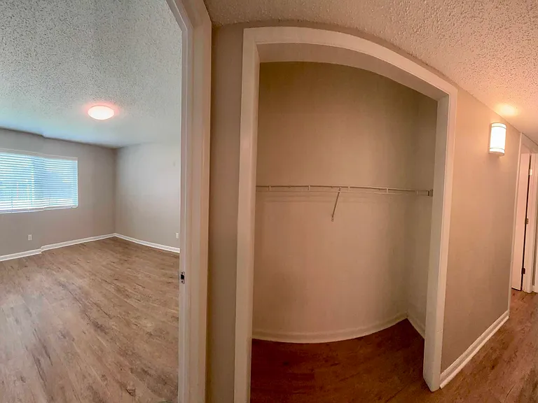 Marine Park Apartments — Photo 57