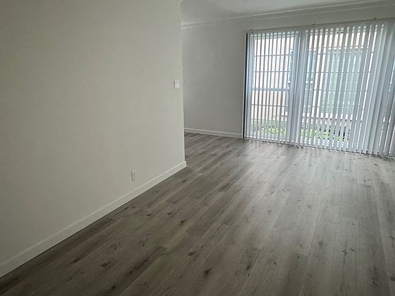 5th image of 2305 S Halm Ave APT 1