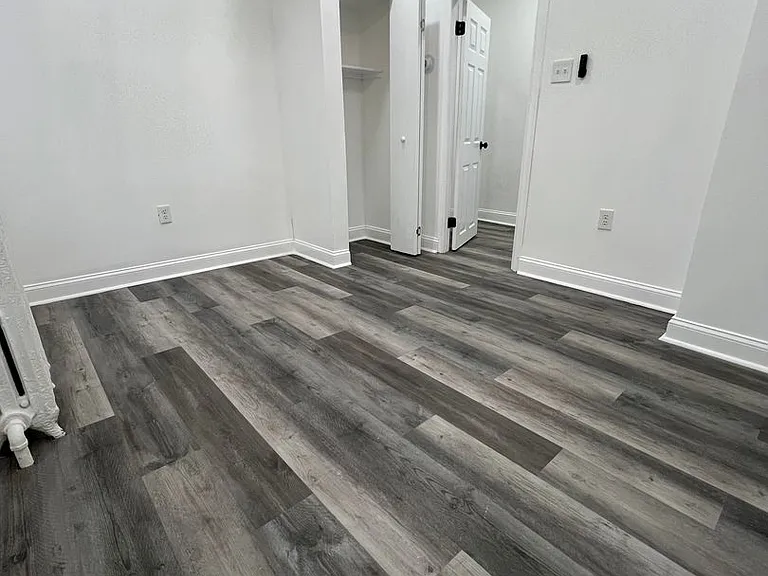 Locust St 6101 — Photo 15