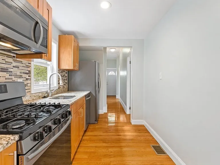 79 Derby St #1 — Photo 2