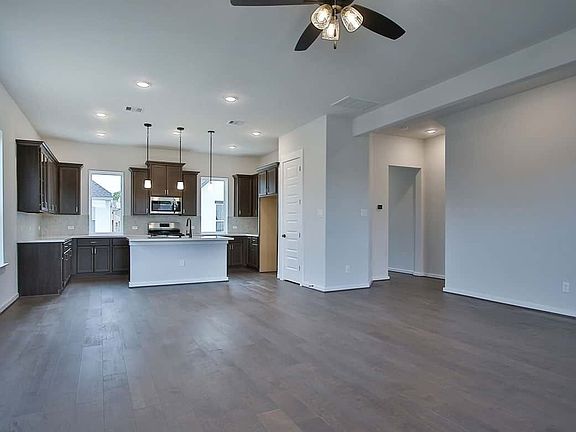 2298 - Family Room