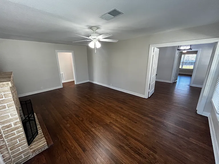 411 Marietta St — Photo 6
