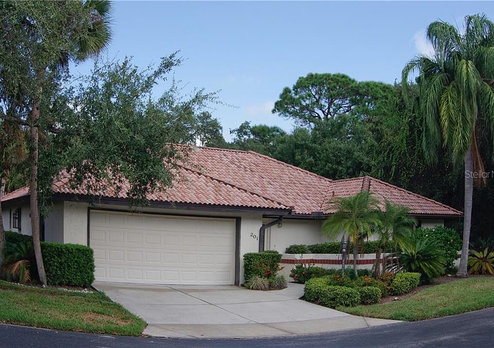 1st image of 201 Laurel Hollow Dr