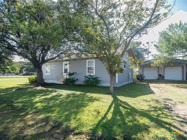 21 Mollnar Dr, Palacios, TX 77465