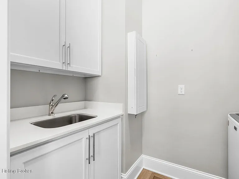 6204 Moonseed St — Photo 32