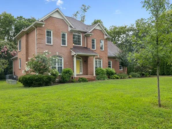 823 Regal Dr, Murfreesboro, TN 37129