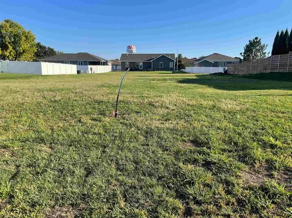 1103 26th St, Gothenburg, NE 69138