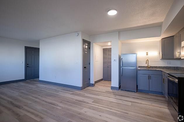 2nd image of 3553 Heatherton Dr APT 1