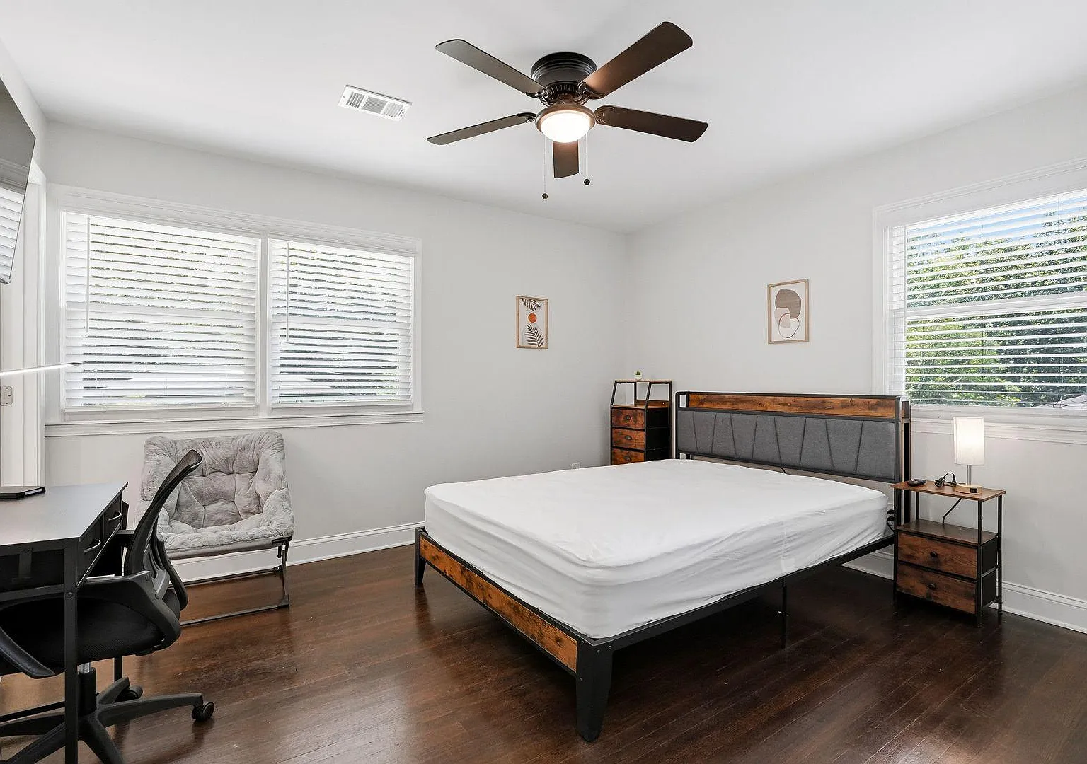 4 bed, 6.0 bath, 3620 sqft, $979 — Photo 1
