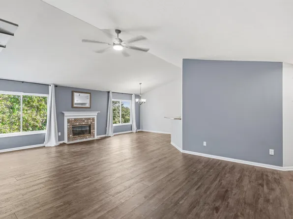 1548 Butler Ct APT 301, Florence, KY 41042