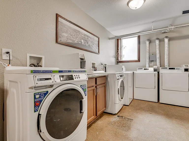 2517 Bryant Ave S #304 — Photo 16