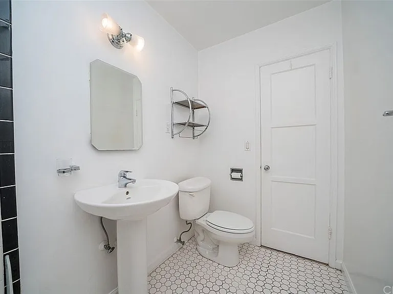 102 Lime Ave #9 — Photo 12