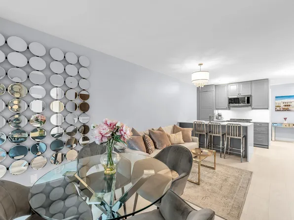909 Mainland St #410, Vancouver, BC V6B 1S3