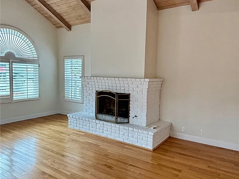 2044 Prospect Ave — Photo 5